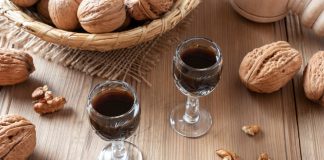 Przepis na nalewkę z orzecha włoskiego nalewka z orzechów włoskich