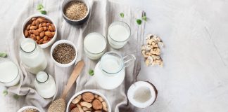 Wege porady: jakimi napojami można zastąpić krowie mleko? mleka wegańskie