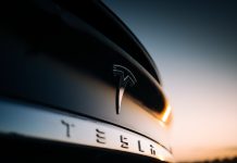 Czy powoli kończy się era samochodów spalinowych? Tesla Model X P100D