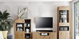 Wyeksponuj to, co najpiękniejsze! Regały sposobem na modne wnętrze meble do salonu