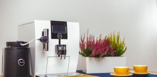 Ekspres do kawy: z pojemnikiem na mleczko czy bez? Który wybrać? ekspres do kawy pojemnik na mleko