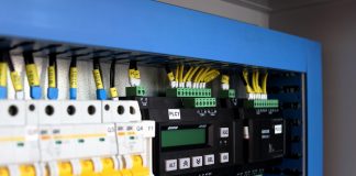 Sterowniki PLC – gdzie się je stosuje? Sterowniki PLC