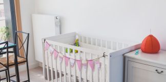 Wyprawka dla noworodka łóżeczko dla niemowlaka