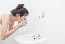Jak prawidłowo myć twarz? mycie twarzy