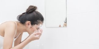 Jak prawidłowo myć twarz? mycie twarzy
