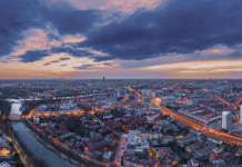 Spotkanie biznesowe w Centrum Wrocławia – gdzie zorganizować? wrocław centrum nocą