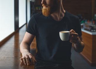 Idealna koszulka męska – jak ją wybrać? koszulka męska