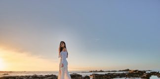 Jaką bieliznę założyć pod białą, prześwitującą sukienkę? bielizna pod białą sukienkę