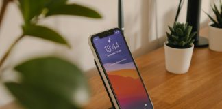 iPhone szybko się rozładowuje – co robić? ładowanie iphone