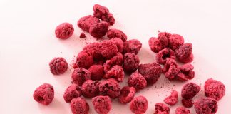 Owoce liofilizowane – czym są i jak je jeść? Poznaj kilka świetnych przepisów! owoce liofilizowane