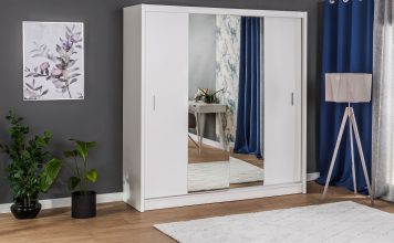 Szafy z lustrem – idealny wybór do niewielkiego pokoju młodzieżowego szafa z lustrem