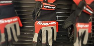 Dlaczego warto inwestować w odzież z firmowym nadrukiem? odzież z firmowym nadrukiem