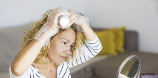 Czy rozjaśnianie włosów w domu jest dla nich bezpieczne? rozjaśnianie włosów w domu