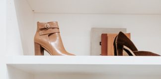 Jak dbać o eleganckie buty, by służyły nam dłużej? eleganckie buty w szafce