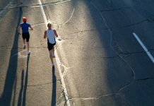 Zasady budowania kondycji w bieganiu długodystansowym: porady od doświadczonych trenerów biegi długodystansowe