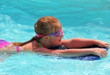 Nauka pływania dla dzieci – od czego zacząć? nauka pływania dla dzieci