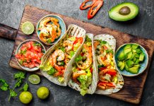 Tradycyjne smaki Ameryki Łacińskiej: Przewodnik po lokalnej kuchni tacosy