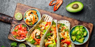 Tradycyjne smaki Ameryki Łacińskiej: Przewodnik po lokalnej kuchni tacosy