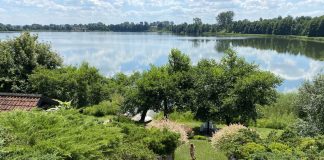 Marzenie o domu nad jeziorem: co musisz wiedzieć przed zakupem dom nad jeziorem