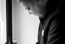 Kiedy warto skorzystać z usługi wymiany zamków w drzwiach? wymiana zamków w drzwiach