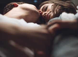 Miłość, seks i psychologia związków: Ewolucja intymności chemia miłości