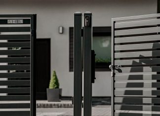 Solidne ogrodzenia do domu marki WIŚNIOWSKI ogrodzenia posesyjne