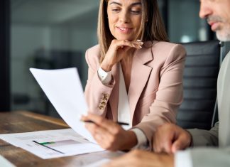 Strategie radzenia sobie z trudnymi klientami i kontrahentami negocjacje z trudnym kontrahentem