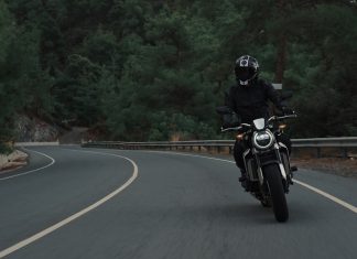 Smar do łańcucha motocyklowego – co warto wiedzieć? smar do motocyklu