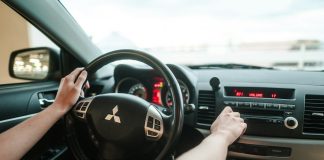 Filtr oleju – co ile wymieniać? Jaki filtr oleju wybrać i ile kosztuje? samochód filtr oleju