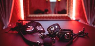Co stoi za popularnością BDSM? Rozpocznij bezpieczną eksplorację z niecodziennymi doznaniami gadżety bdsm