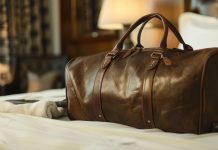 Najlepsze torby weekendowe: dla aktywnych, dla lecących samolotem, dla stylowych podróżników stylowa torba podróżna