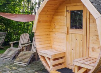 Relaks w ogrodzie – dlaczego warto postawić na balie i sauny? domki sauny sauna