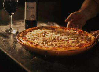 Co zamówić w pizzerii, by poznać smak prawdziwej Italii? co zamówić w pizzerii