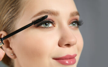 Jak wybrać idealny tusz do rzęs – przewodnik po szczoteczkach, formułach i efektach rzęsy do pielęgnacji
