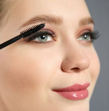 Jak wybrać idealny tusz do rzęs – przewodnik po szczoteczkach, formułach i efektach rzęsy do pielęgnacji